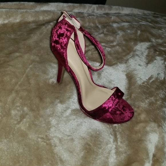 Shoes - Picture 1 of 2